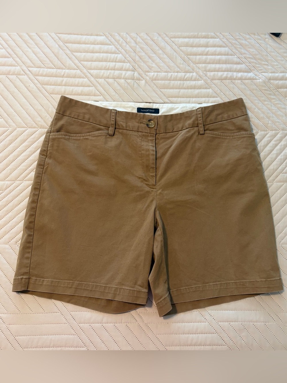 LANDS' END Women's Tan Chino Shorts
Size 10 - Picture 3 of 8